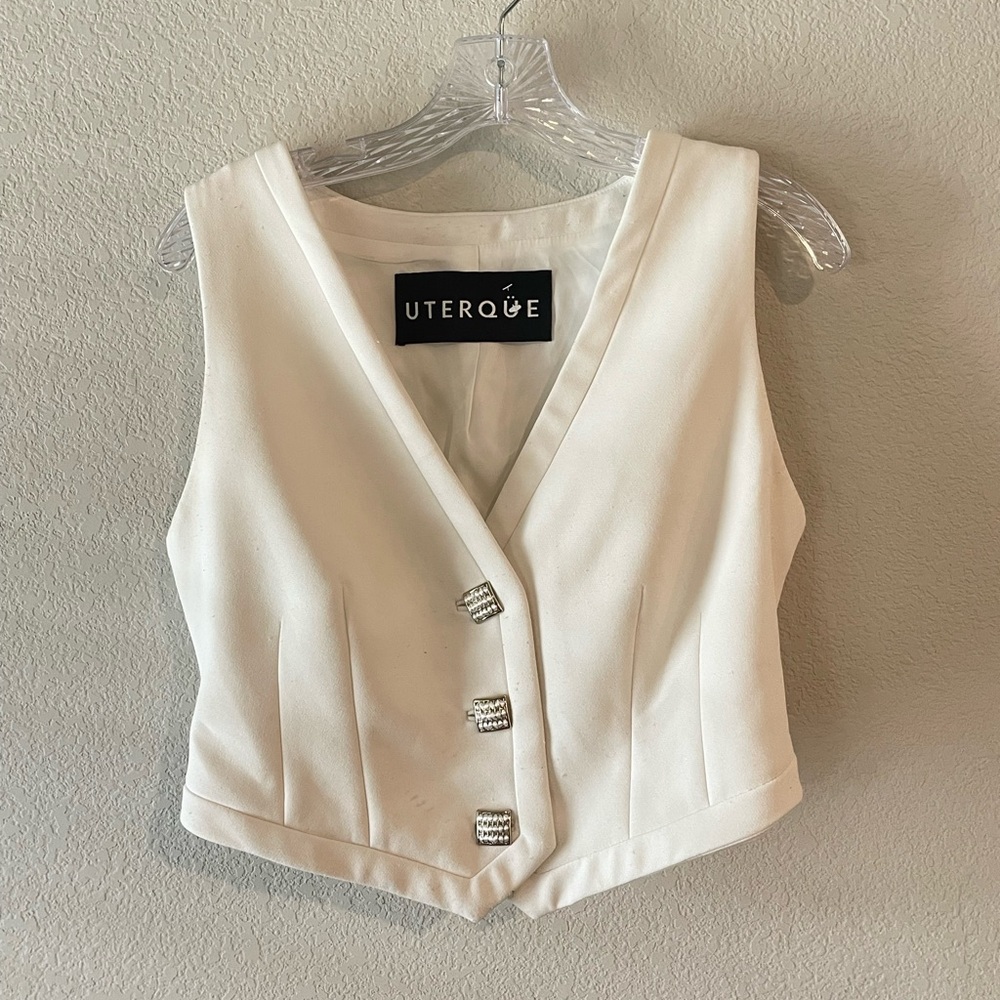 Uterque Classic White Vest